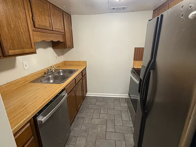 5639 Executive Way — Photo 5
