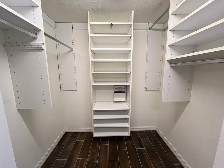 18110 Palm Breeze Dr — Photo 16