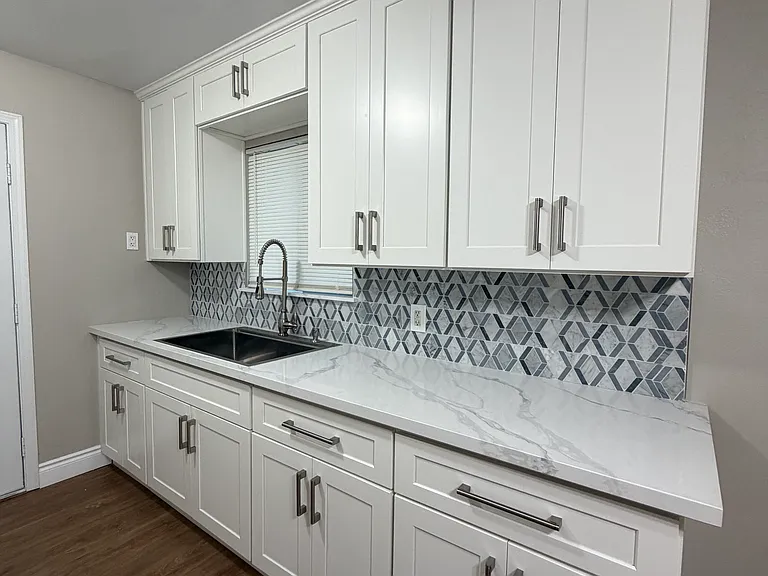 1512 W Dakota Ave — Photo 9