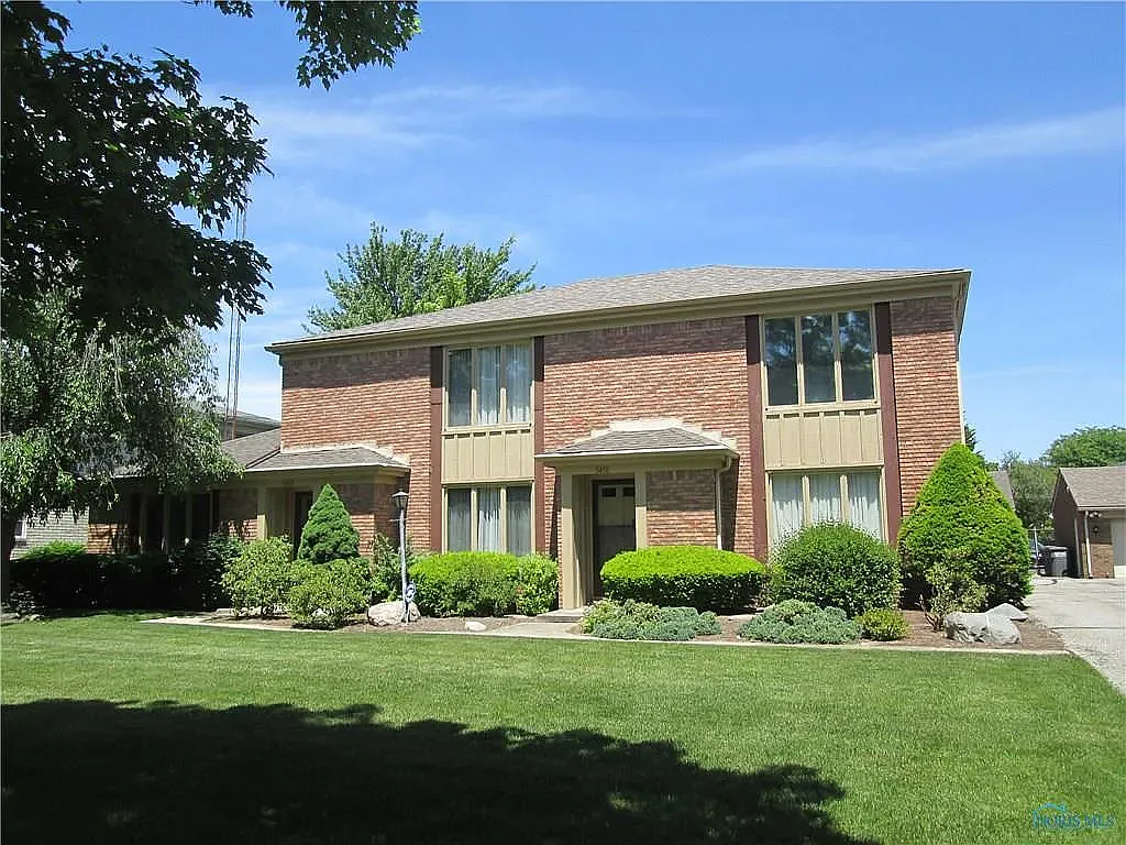 2 bed, 1.5 bath, 1464 sqft, $1,200 — Photo 1