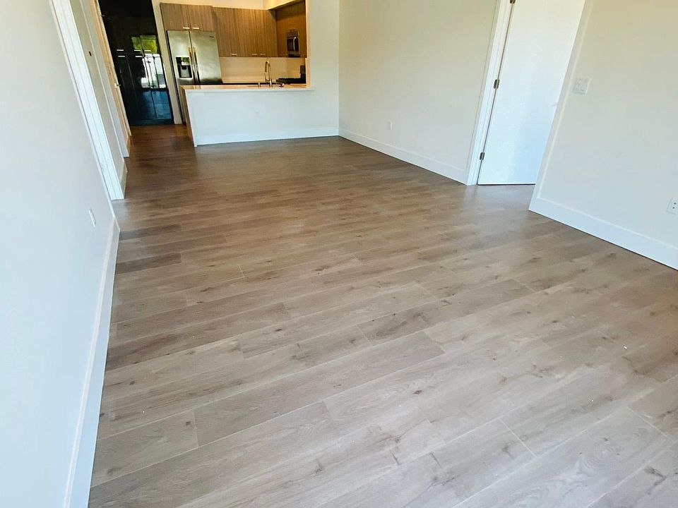 1st image of 4227 McLaughlin Ave #301