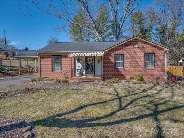 114 Summerglen Dr, Asheville, NC 28806
