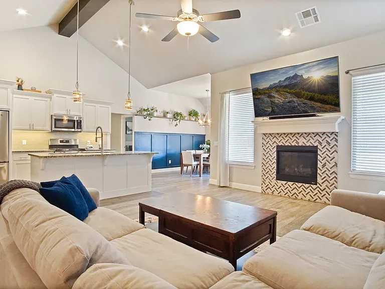 10004 Glover River Dr — Photo 13