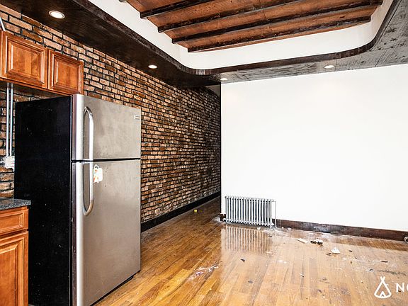 2nd image of 170 Irving Ave #1L