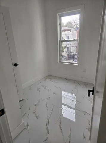 5 bed, 2.0 bath, $4,700 — Photo 2