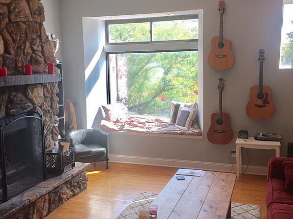 3rd image of 674 W Diversey Parkway # Top Floor