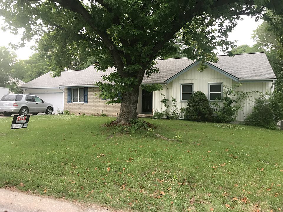 1st image of 3400 NW Oakcrest Dr