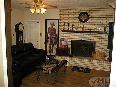2nd image of 1911 Maplewood Ct