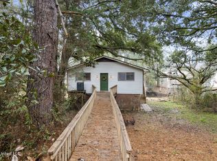 1927 Shady Point Cir, Gautier, MS 39553