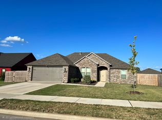 334 N Otoe St, Farmington, AR 72730