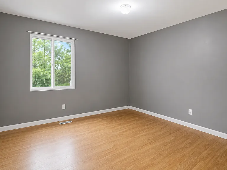 1179 NE Nittney Ln — Photo 6
