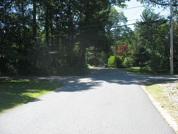 3rd image of 17 Lakewood Dr