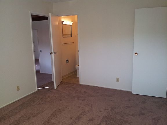 5th image of 589 Willis Ct