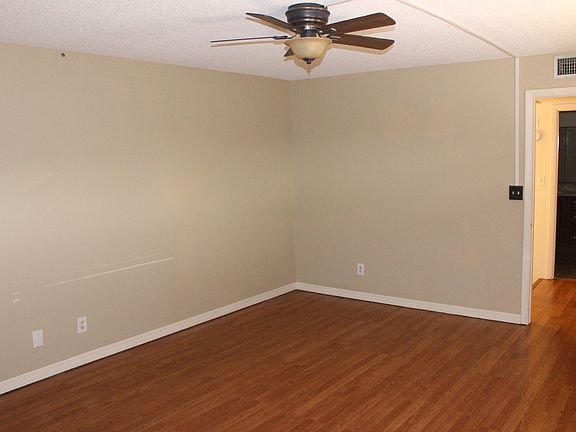 4th image of 5542 Malt Dr APT 1