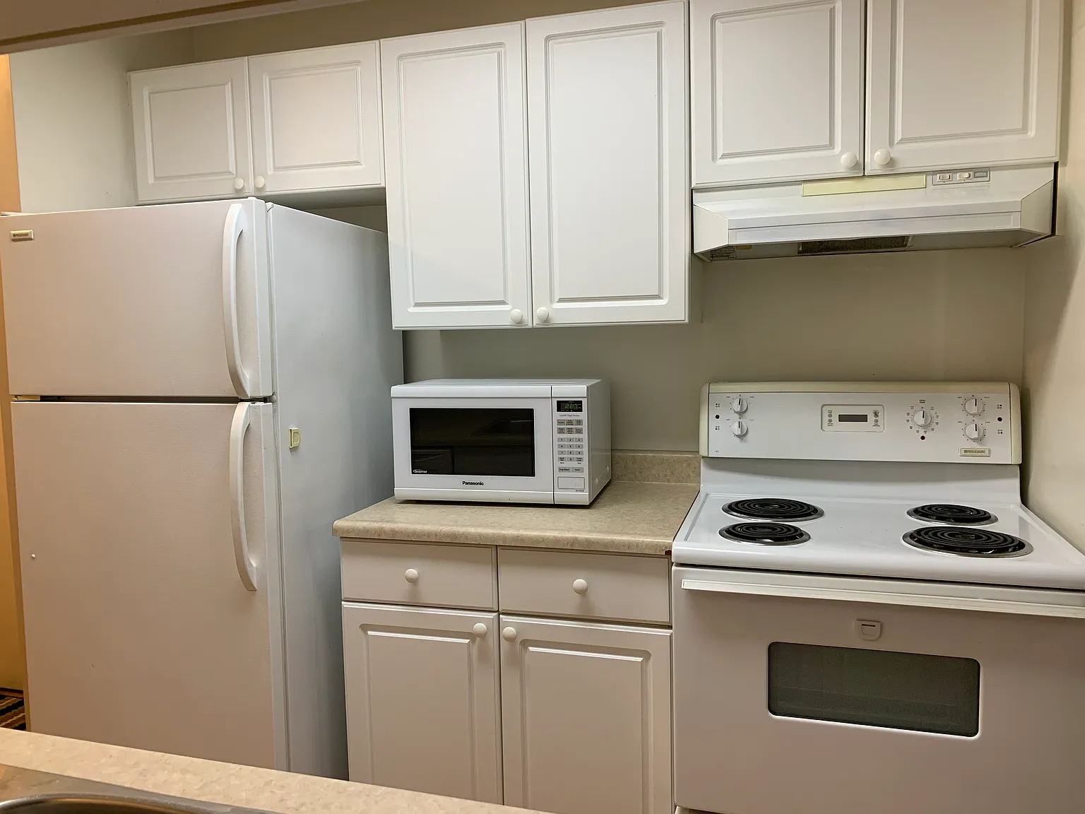 (PN 0225) Stunning 2 Bedroom condo! — Photo 4