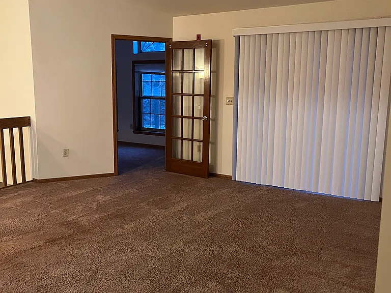 155 W Oak Leaf Dr #6 — Photo 1