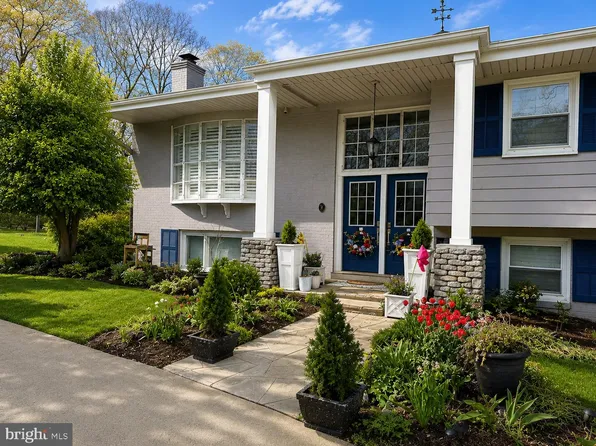 9201 Cherrytree Dr, Alexandria, VA 22309
