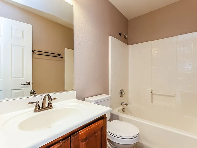 970 Medina De Leon Ave — Photo 15