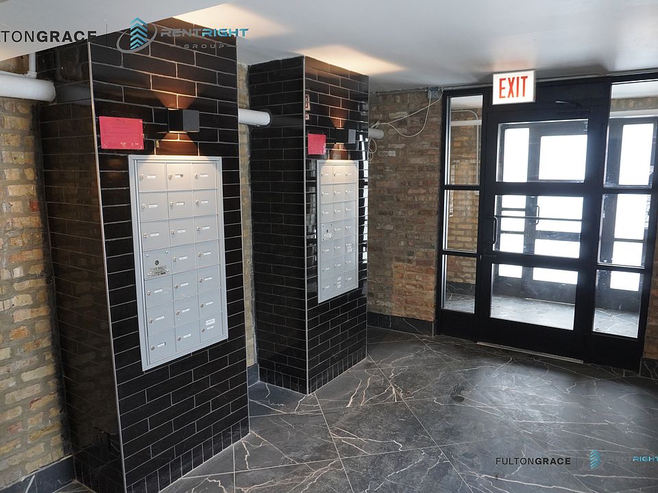 1st image of 2065 W Lawrence Ave