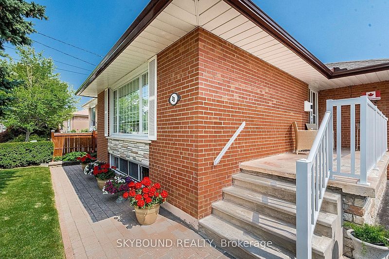 Toronto House for rent - 3 Bedrooms — photo 3