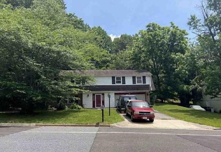 1st image of 9204 Fairhaven Ave