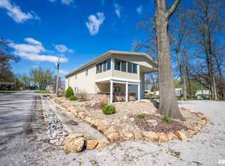 19820 Oak Dr, Carlyle, IL 62231