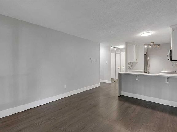 3rd image of 1015 N 14th Ave SW #103