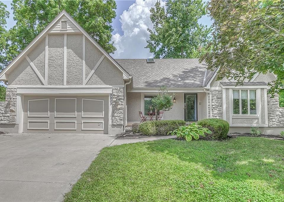 1st image of 3903 NE Woodridge Dr