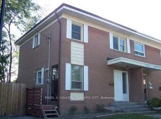 102 Crone Ct #B, Newmarket, ON L3Y4N9