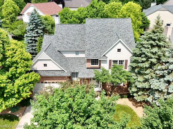 41242 Scarborough Ln, Novi, MI 48375