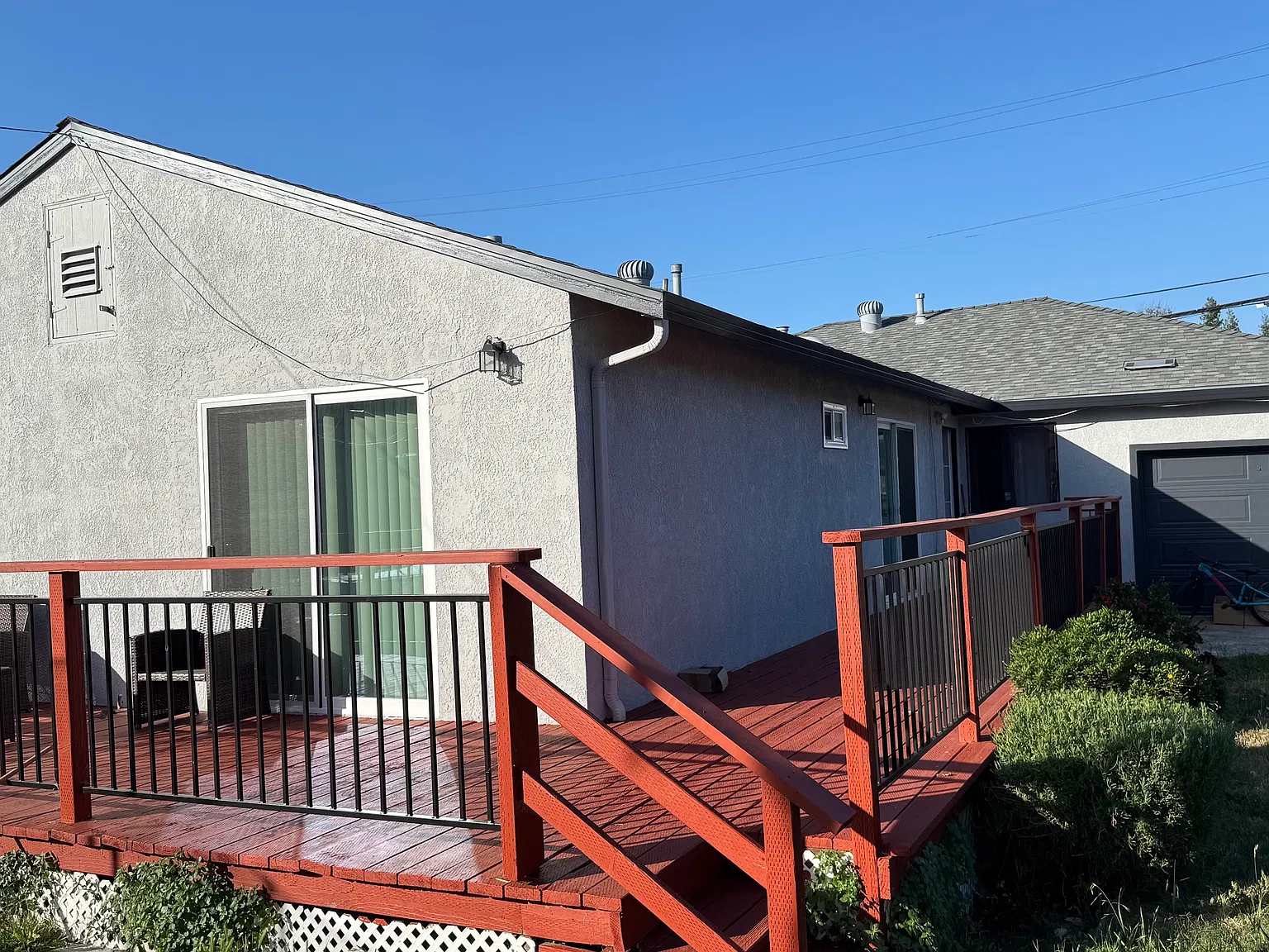 3 bed, 900 sqft, $2,495 — Photo 1