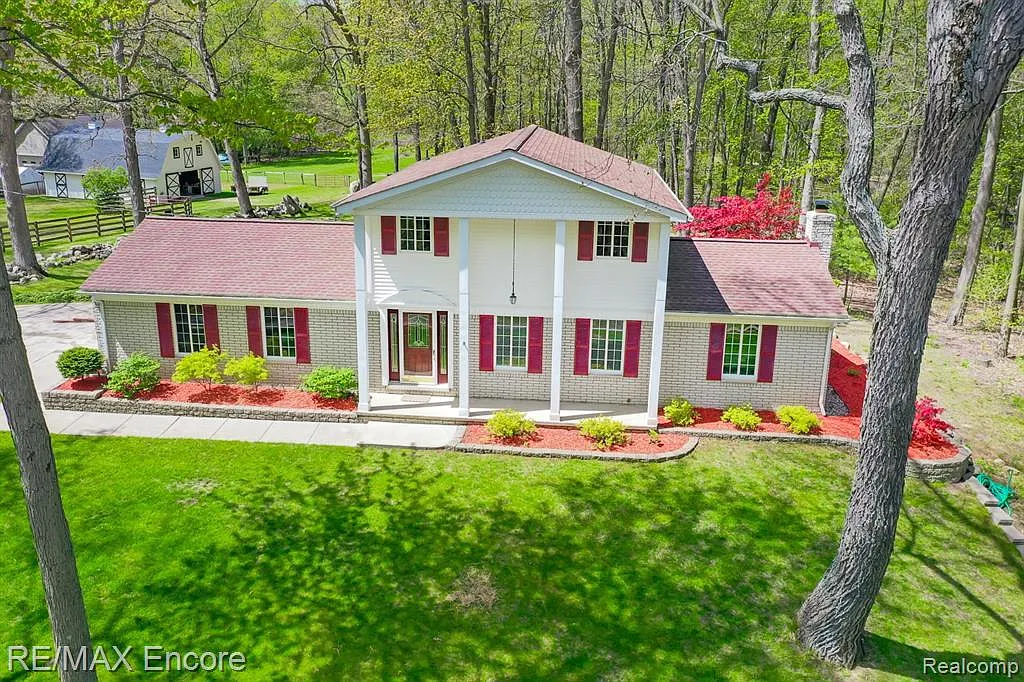 261 Rissman Ln photo 1