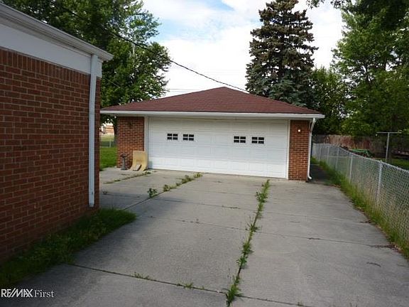 5th image of 25425 Audrey Ave