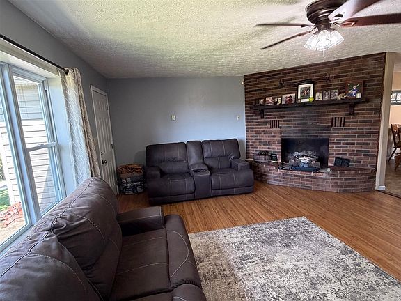 3rd image of 3983 Reedyville Rd