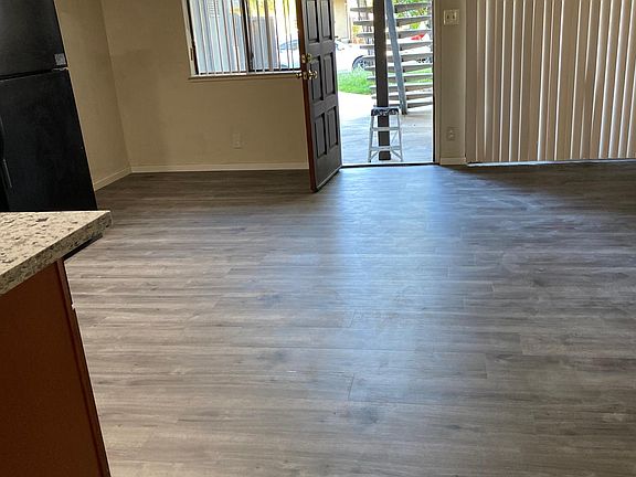 3rd image of 4907 Canto Dr #4907