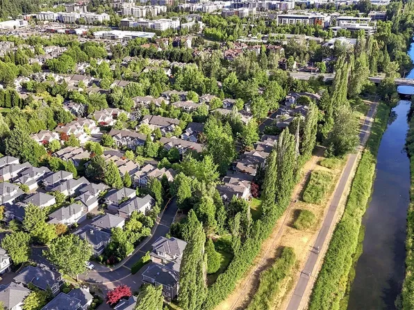 15637 NE 92nd Way #B2101, Redmond, WA 98052
