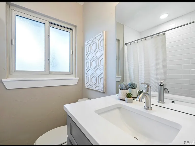 3265 S Fairfax St — Photo 2