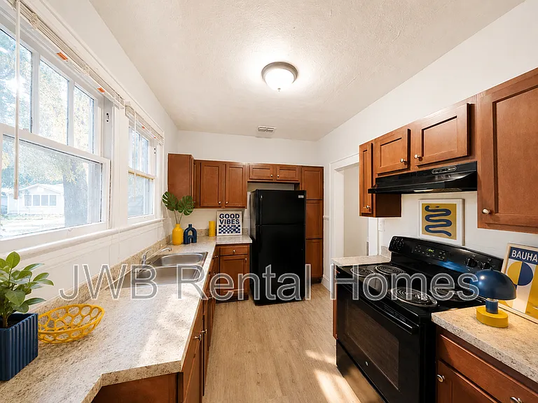 6601 Sunset Dr — Photo 3