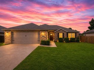 705 Olivia Ln, Centerton, AR 72719