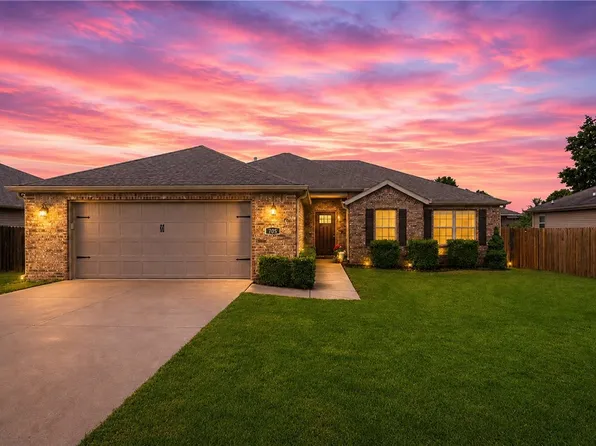 705 Olivia Ln, Centerton, AR 72719