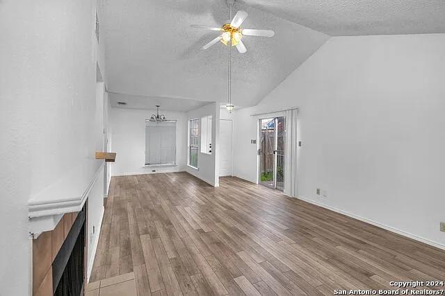 7018 Elmbank — Photo 7