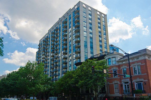 1st image of 1250 N La Salle Dr APT 1106