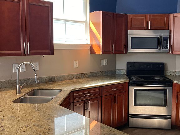 4th image of 1716 Desire St