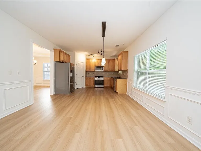 715 Moonlight Way — Photo 18