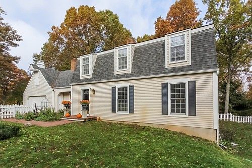 4th image of 4740 Honey Creek Ave NE