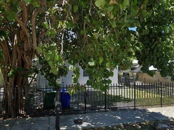 153 NW 42nd St, Miami, FL 33127