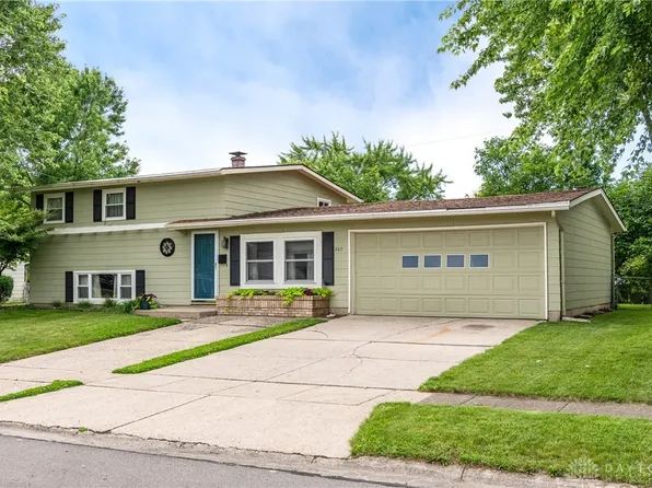 207 Deerfield Dr, New Carlisle, OH 45344