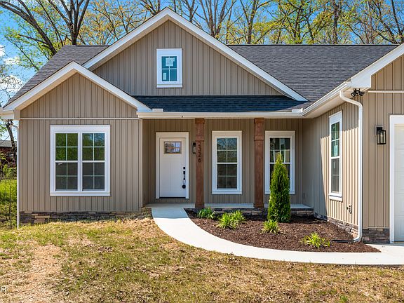 2nd image of 2326 Geraldine Way