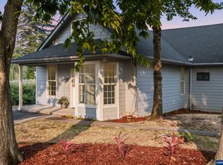 146 D St, Woodburn, OR 97071