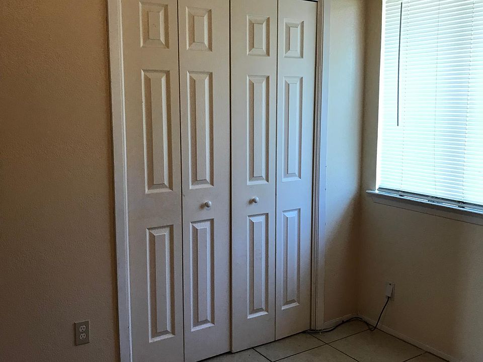 Master bed room with 2 closets